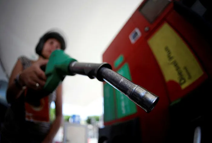 SON DAKİKA! İngiltere’de akaryakıt fiyatları rekor kırdı