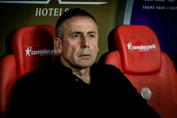 Trabzonspor teknik direktörü Abdullah Avcı Antalyaspor maçı sonrası konuştu: Biraz saygı istiyorum