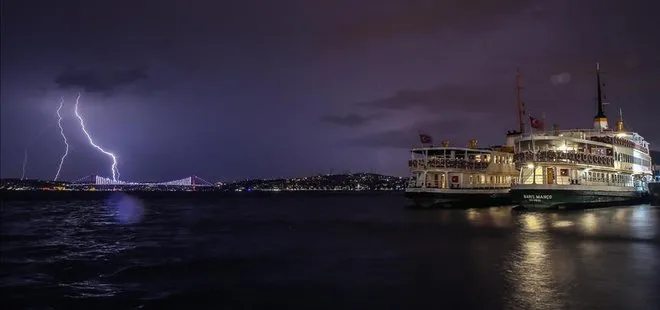 İstanbul’da gök gürültülü sağanak yağış! Şimşekler geceyi aydınlattı! İşte 5 günlük hava durumu...