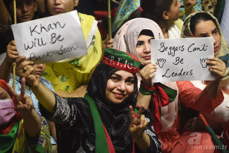 Imran Khan'ın destekçileri Pakistan'da sokağa döküldü! Muhalefete "ABD'nin hainleri" tepkisi 25