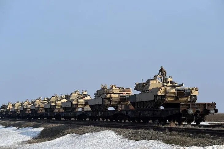ABD tankları Karadeniz kıyısında