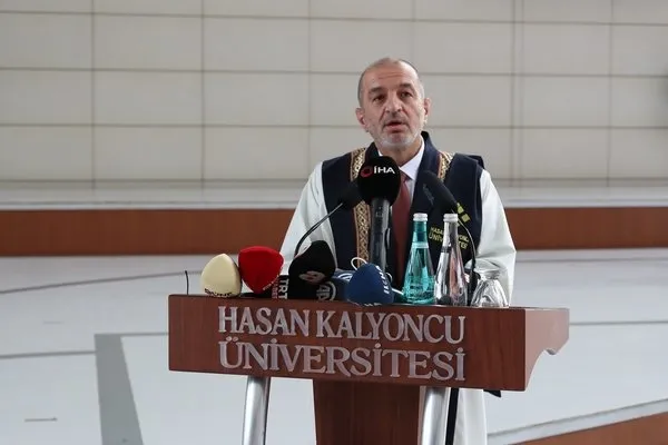 Cemal Kalyoncu'dan mezun olan öğrencilere altın tavsiyeler: HKÜ, dünyanın önde gelen üniversiteleriyle rekabet ediyor - 3