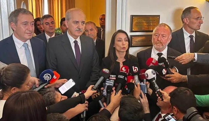 tbmm-baskani-kurtulmustan-yeni-anayasa-mesaji-normallesme-calismalara-katki-saglar-1715427595966.jpg TBMM Başkanı Kurtulmuş'tan yeni anayasa mesajı: Normalleşme çalışmalara katkı sağlar - 6