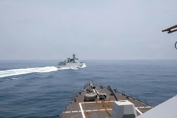 ABD ve Çin savaş gemileri karşı karşıya! Sular ısındı! Tehlikeli yakınlaşma - 1