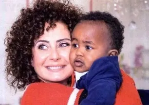 Esra Akkaya'nın Etiyopya’dan evlat edindiği Can Alex koca delikanlı oldu