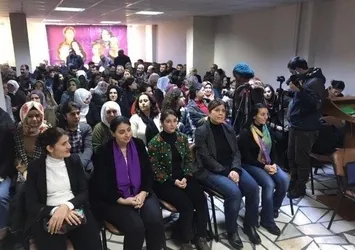 HDP'li Meral Danış Beştaş Sakine Cansız'ı anma törenine katıldı
