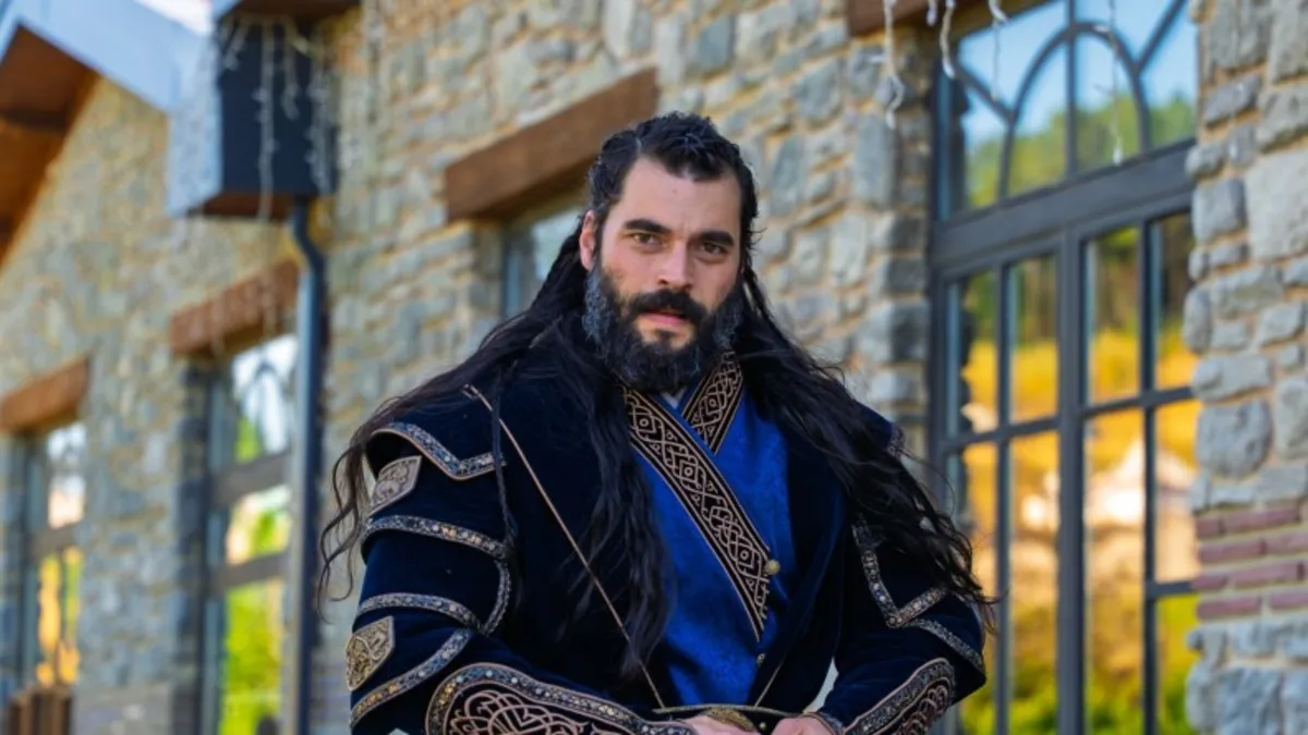 Akın Akınözü Sultan Alaeddin Keykubat rolü için imaj değiştirdi