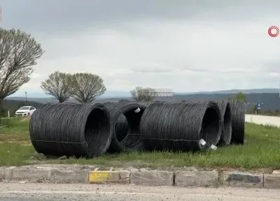 Kastamonu’da demir yüklü tır devrildi