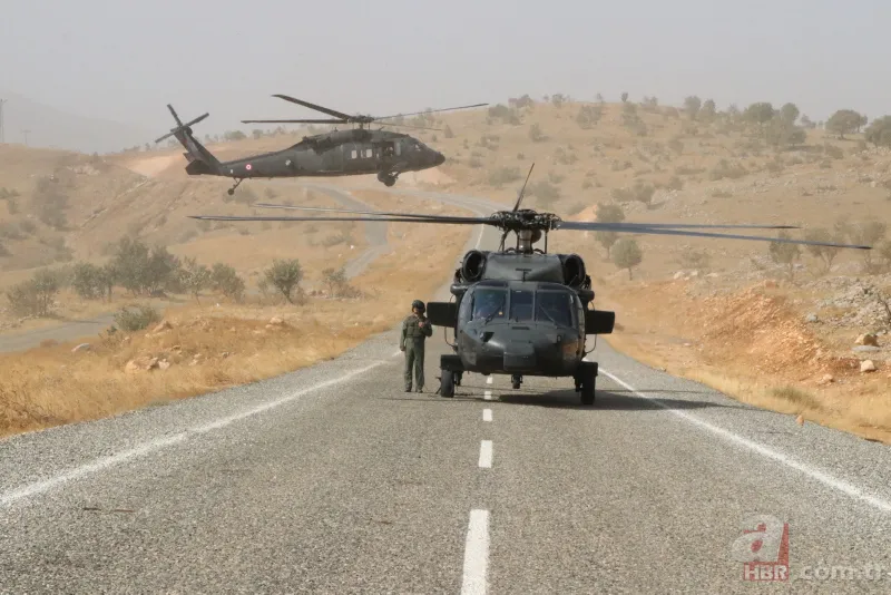 Batman'da PKK'lı 4 teröristin teslim oluşu kamera görüntülerine yansıdı. 2