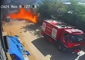 Lav gibi sokağa yayıldı! Önüne çıkan her şeyi tutuşturdu | Yer: Gaziantep