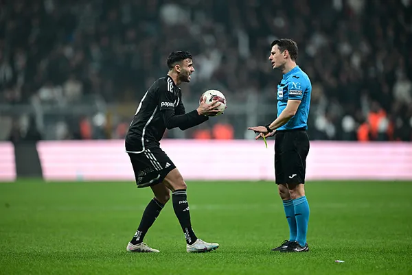 besiktastan-derbinin-hakemi-halil-umut-meler-ile-tffye-tepki-1709575591393.jpg Beşiktaş'tan derbinin hakemi Halil Umut Meler ile TFF'ye tepki! - 2