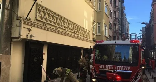 Sinagogda yangın korkuttu