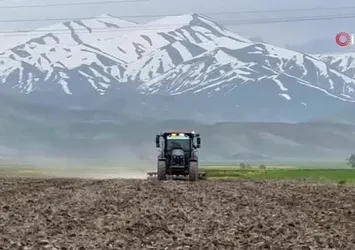 Hakkari Yüksekova’da ekim mesaisi başladı