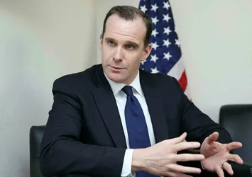 Brett Mcgurk yine haddini aştı