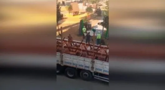 CHP’li İBB’den Yeşilpınar Gençlik Parkı skandalı! Yeni bankları götürdü eskileri getirdi