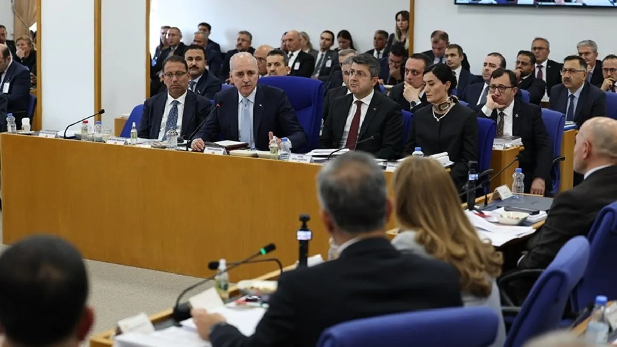 AK Parti'den Kurtulmuş'a yönelik sözlere kınama: Siyaseti zehirleme faaliyetidir