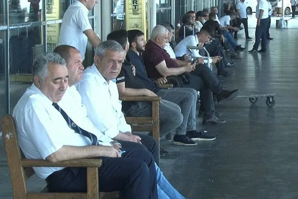 1685190501468.jpeg Otogarlarda seçim yoğunluğu! Vatandaşlar oy kullanmak için yollara çıktı - 3