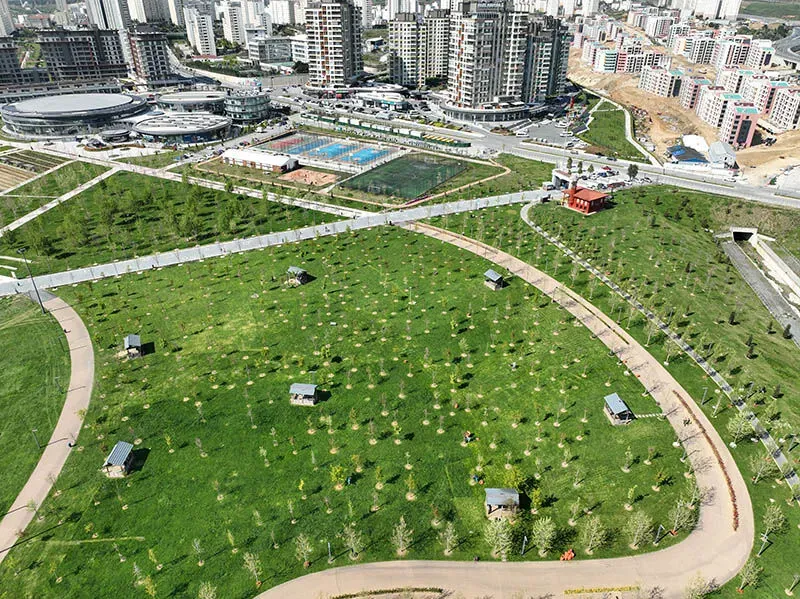 Kentsel Dönüşüm Uzmanı Nihat Şen, yağmur suyunun toprakta tutulmasını sağlayan “Sünger Şehir” modelinin taşkın riskini azaltabileceğini belirtti. - foto:ahaber.com.tr