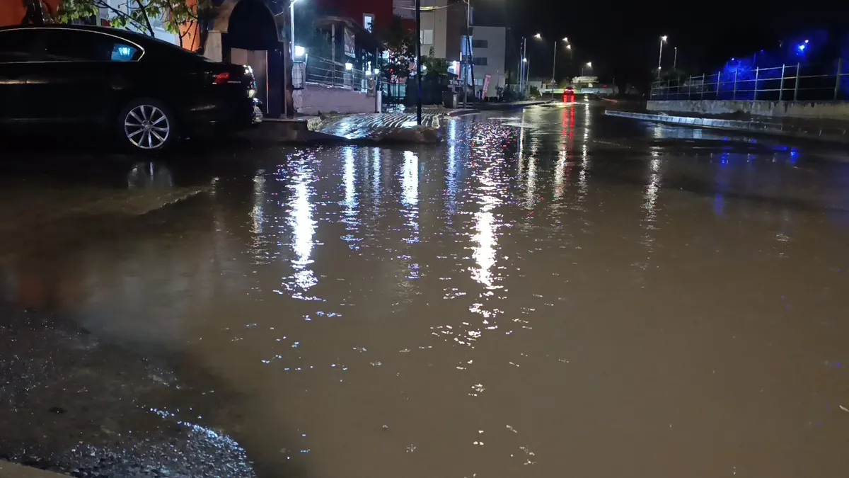 1793307264125.jpg Tekirdağ’da sağanak hayatı felç etti - 1