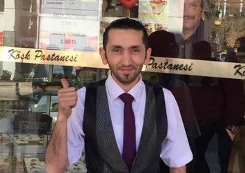 Selfie çektirenden para alıyor