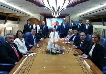 Başkan Erdoğan'dan Katar dönüşü flaş mesajlar: Netanyahu Hitler'in sonunu yaşayacak | Terörsüz Türkiye süreci: Bugünü değil geleceği de güvenceye alıyoruz