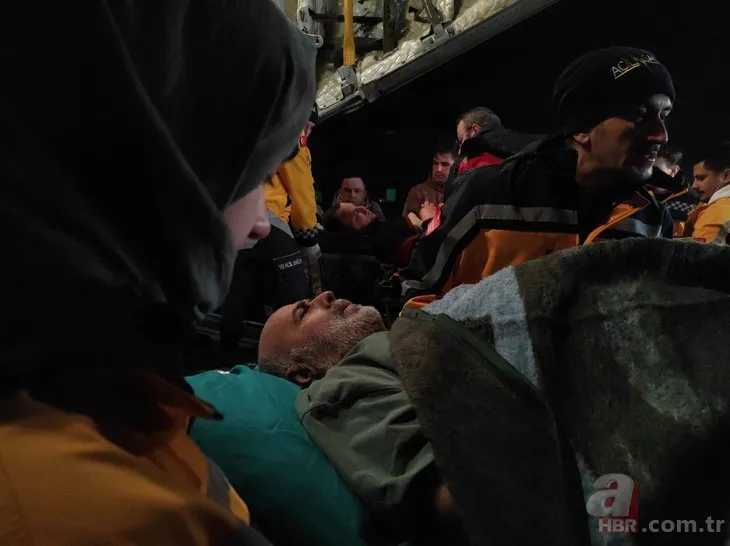 Depremzedeler askeri uçakla İstanbul’a getirildi: Hastaneye sevk edildiler