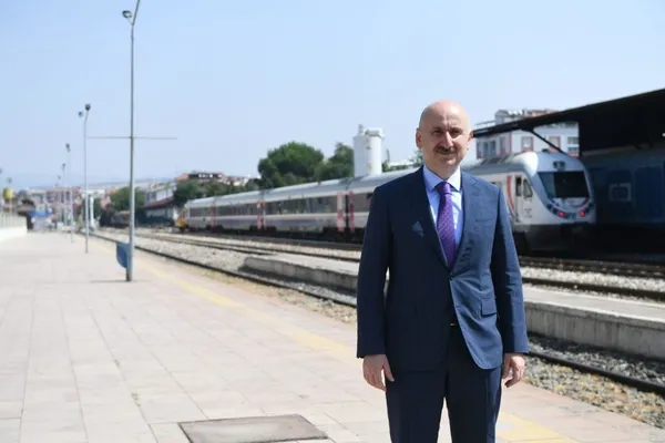 Ulaştırma ve Altyapı Bakanı Adil Karaismailoğlu, bayramdaki yolcu ve araç rakamlarını açıkladı