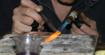 Avrupa bileğinden düşürmüyor! Diyarbakır hasır bileziğinin fiyatı arabayla yarışta