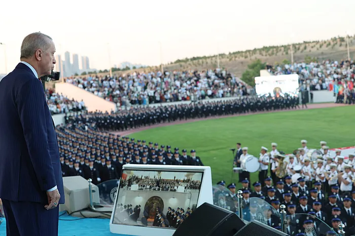 baskan-erdogan-polis-akademisi-mezuniyet-toreninde-konustu-1719340186197.jpg Başkan Erdoğan Polis Akademisi Mezuniyet Töreni'nde konuştu - 4