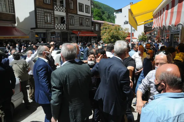 Son dakika | İYİ Partililerin Rize'de darp ettiği esnaf konuştu: "O yumruk tüm halkımıza atıldı" - 7
