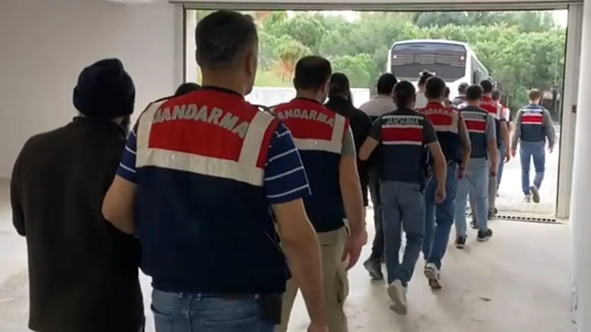 İzmir'de DEAŞ operasyonunda 8 tutuklama!
