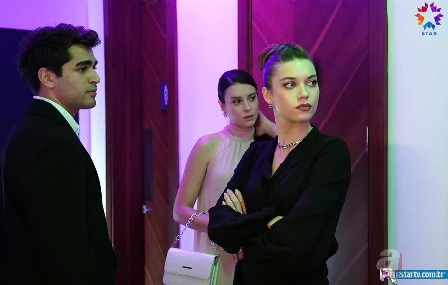 Yalı Çapkını'nda Mert Ramazan Demir ile başrolü paylaşan Afra Saraçoğlu'nun keşfedilme serüveninde kimler var kimler! Nurgül Yeşilçay’dan Özcan Deniz’e… 21