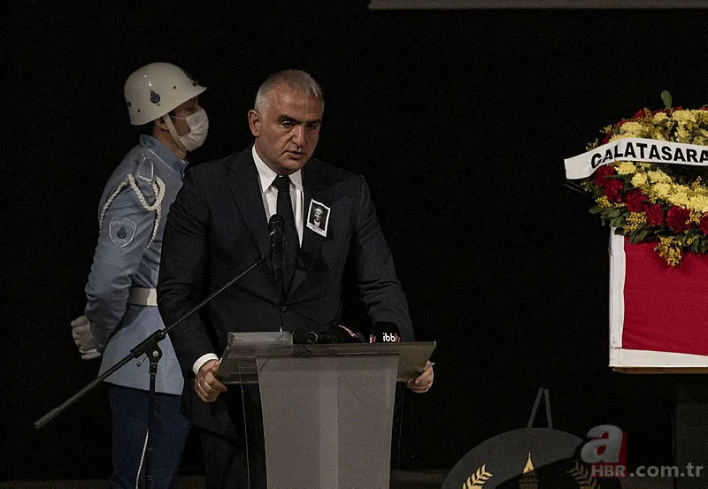 Usta oyuncu Rasim Öztekin’e veda! Gözyaşları içinde uğurlandı 10