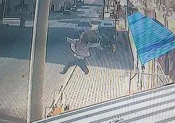 1,5 yaşındaki bebek misafirlikte balkondan düştü! Dehşet anları kamerada