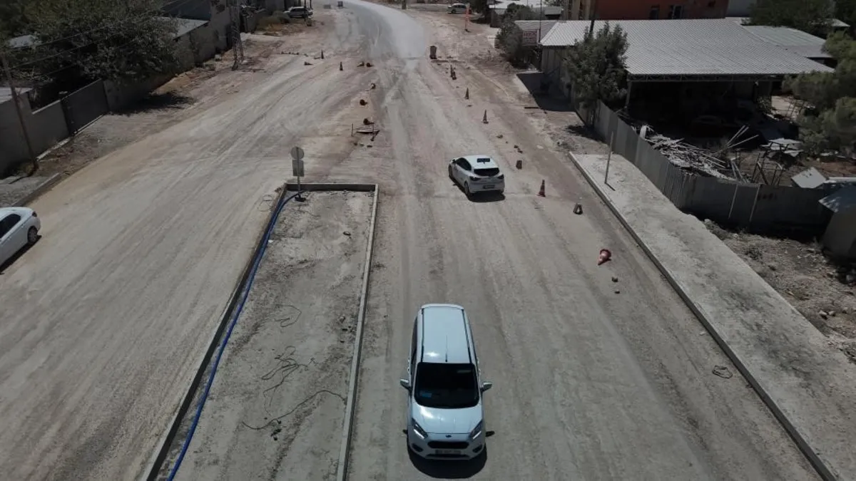 Bitmeyen yol çalışması vatandaşları çileden çıkardı: İşe gidip gelemiyoruz!