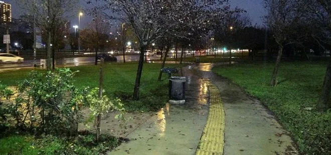 Türkiye kuraklık ile mücadele ederken CHP yağmurda çim suladı
