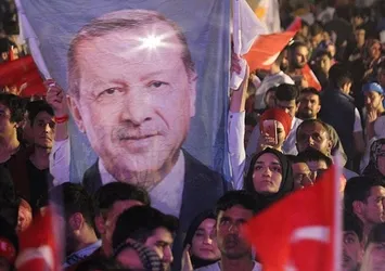 Hollanda'da skandal karar! Türklere seçim kutlamalarını yasakladılar