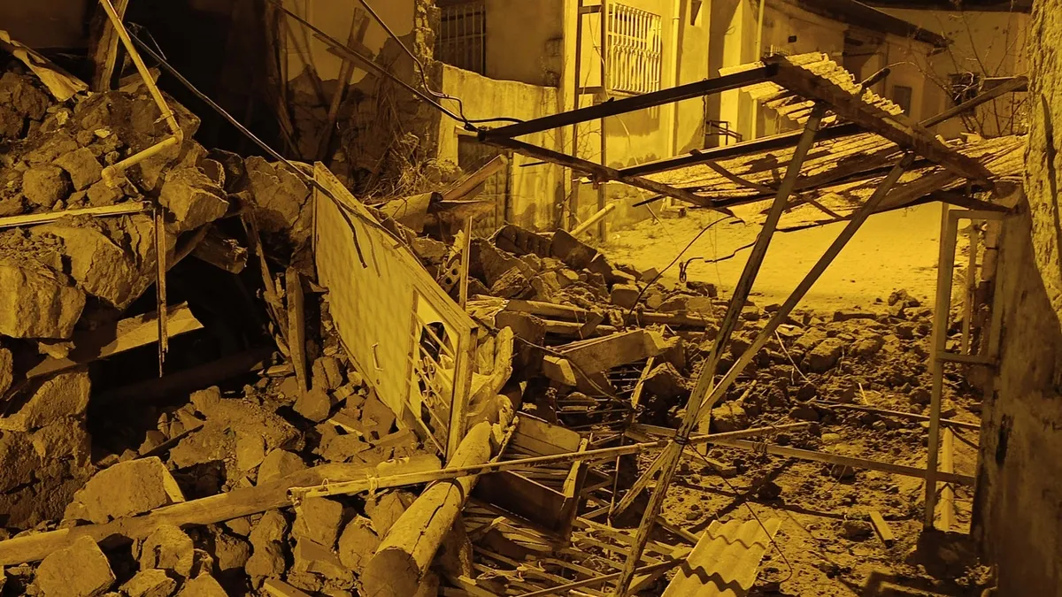 Kayseri’de kerpiç ev çöktü: Facianın eşiğinden dönüldü