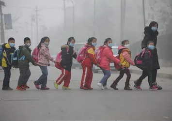 180 uçuş iptal ve okullar tatil oldu