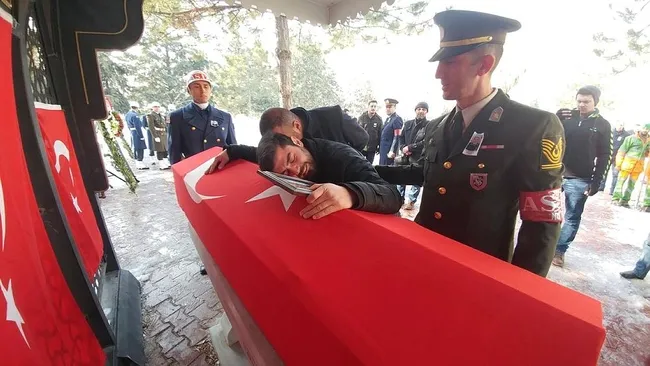 Şehit Astsubay Mustafa Özdil son yolculuğuna uğurlandı - 2