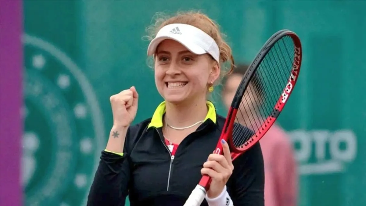 Milli tenisçi Berfu Cengiz kariyerinin ilk WTA ana tablo galibiyetini aldı