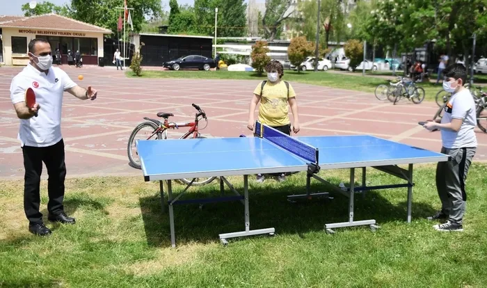 Hazine ve Maliye Bakanı Berat Albayrak’tan sokaklarımız gençlerimizle çok daha güzel mesajı