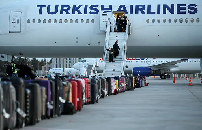 THY İngiltere'deki 337 Türk'ü ülkeye getirdi - 2