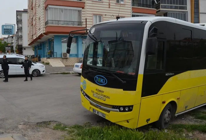 kan-donduran-olay-halk-otobusu-soforu-guzergahi-degistirmesini-isteyen-yolcunun-bicakli-saldirisina-ugradi-1714060847068.jpg Kan donduran olay! Halk otobüsü şoförü güzergahı değiştirmesini isteyen yolcunun bıçaklı saldırısına uğradı - 2