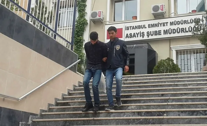 Peştemallı hırsız olay yerinde yakalandı - 1