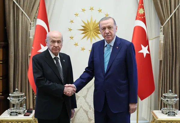 SON DAKİKA! Başkan Recep Tayyip Erdoğan MHP Lideri Devlet Bahçeli’yi kabul etti!