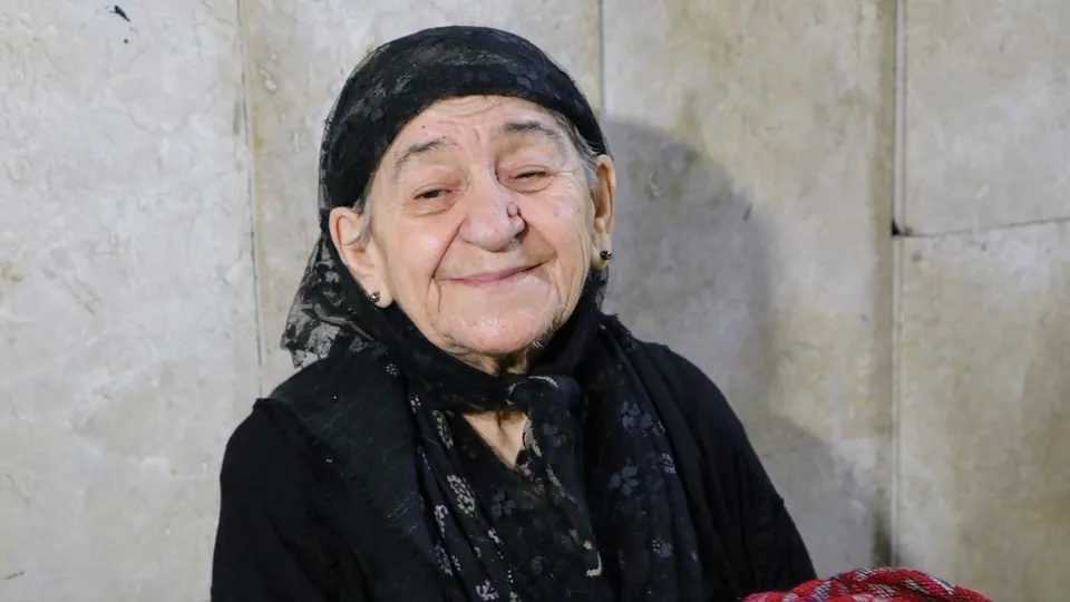 Adana'da çöp ev! Evden 2 kamyon çöp ve dram çıktı: Eşim öldükten sonrasını hatırlamıyorum