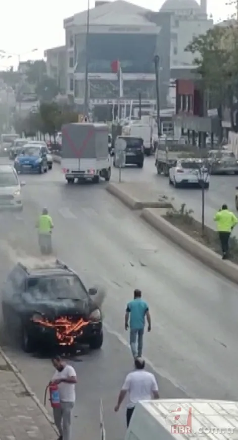 Ümraniye'de polislere bıçaklı saldırı: Aracını yaktı uyarılara aldırmadı! Ölü ve yaralılar var 6