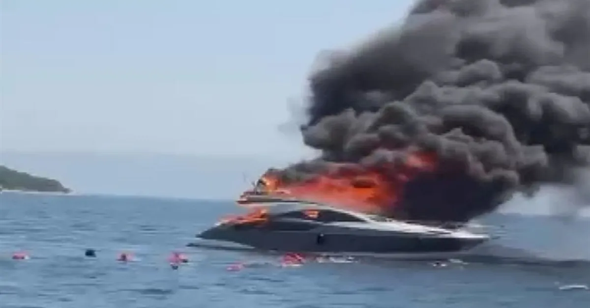 Kınalıada açıklarında tekne yangını!