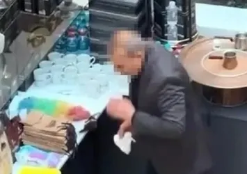 Kahve dükkanında mide bulandıran görüntü! Bardakları tükürerek temizledi! İş yeri mühürlendi...